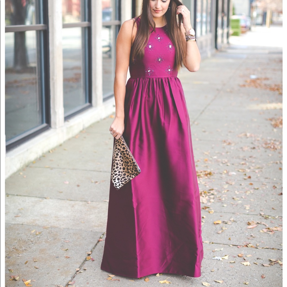 Adrianna papell ballgown with jewels! 💎💎💎